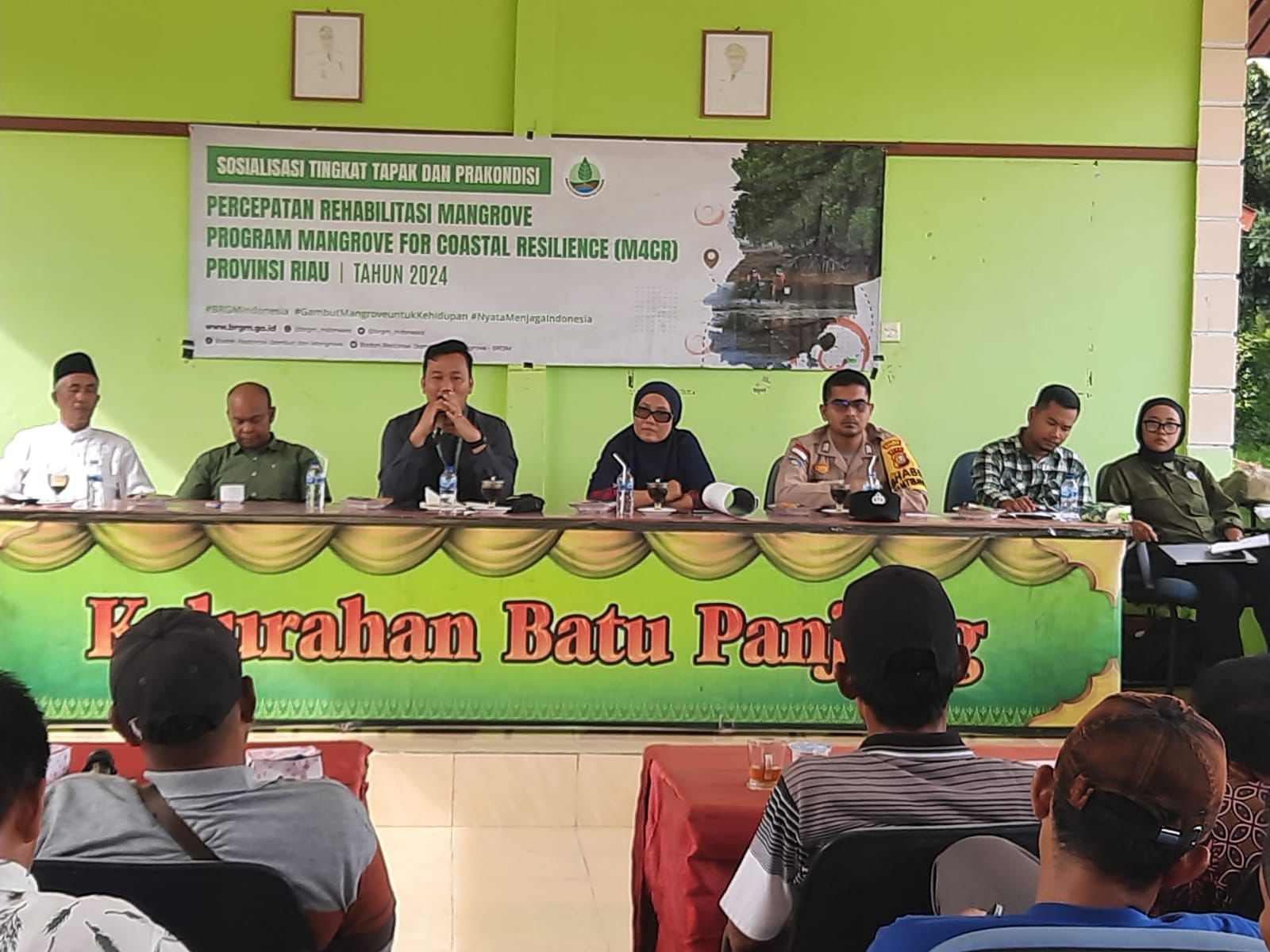 Hadiri Sosialisasi BRGM Bhabinkamtibmas Sampaikan Pesan Kamtibmas Kepada Masyarakat terkait Cooling System Pilkada 2024 di Kab Bengkalis