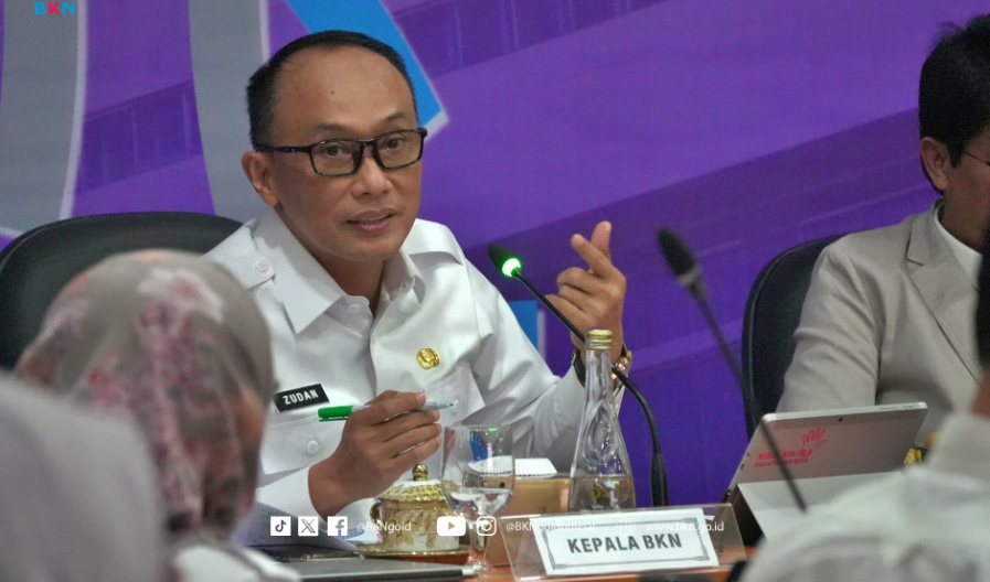 Kepala BKN: Honorer dalam Database Tak Boleh Di-PHK, Ada Solusi PPPK Paruh Waktu