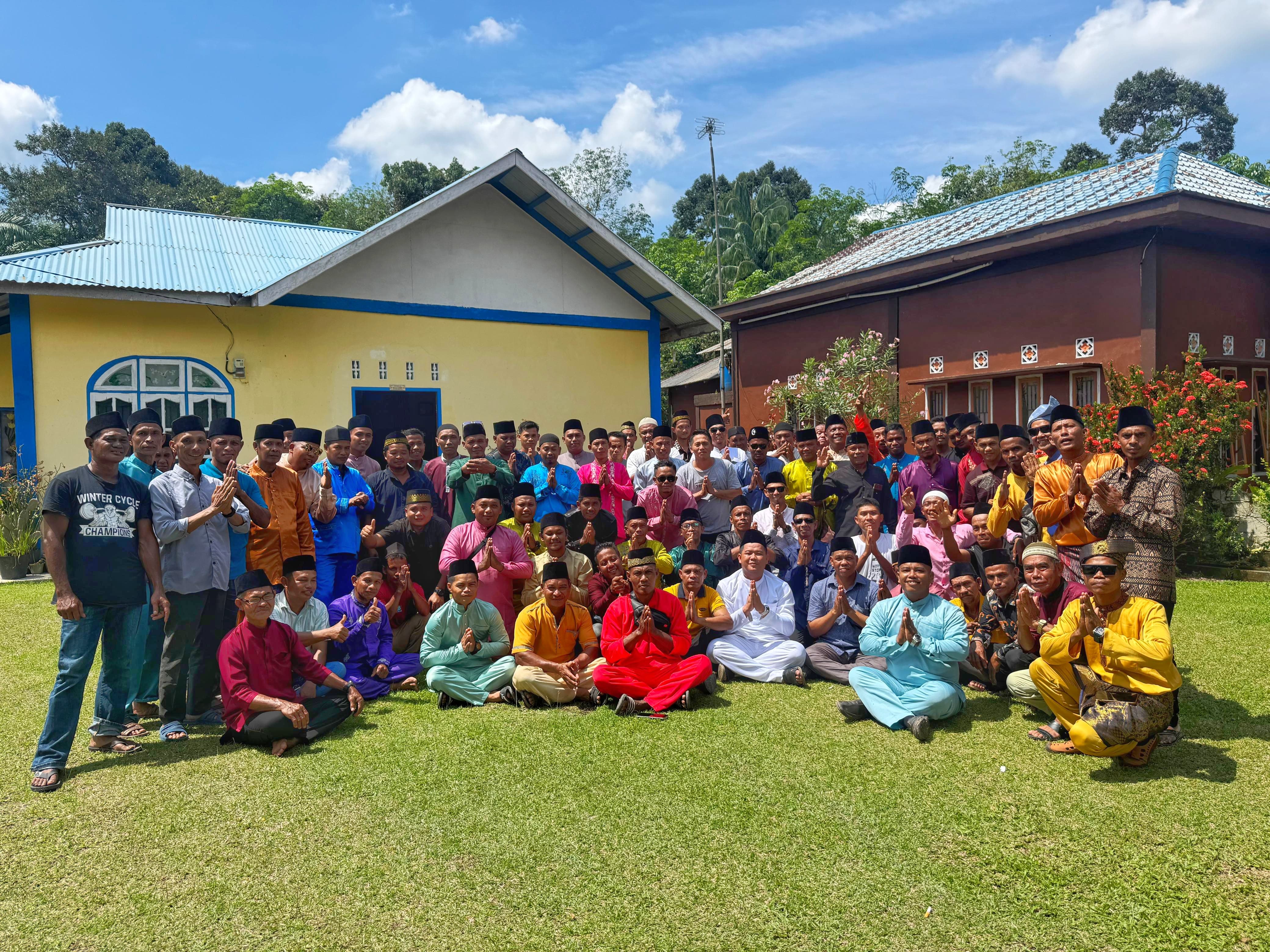 Suasana lebaran bersama di Desa Pangkalan Pinang Bersama Hardianto anggota DPRD Kabupaten Bengkalis