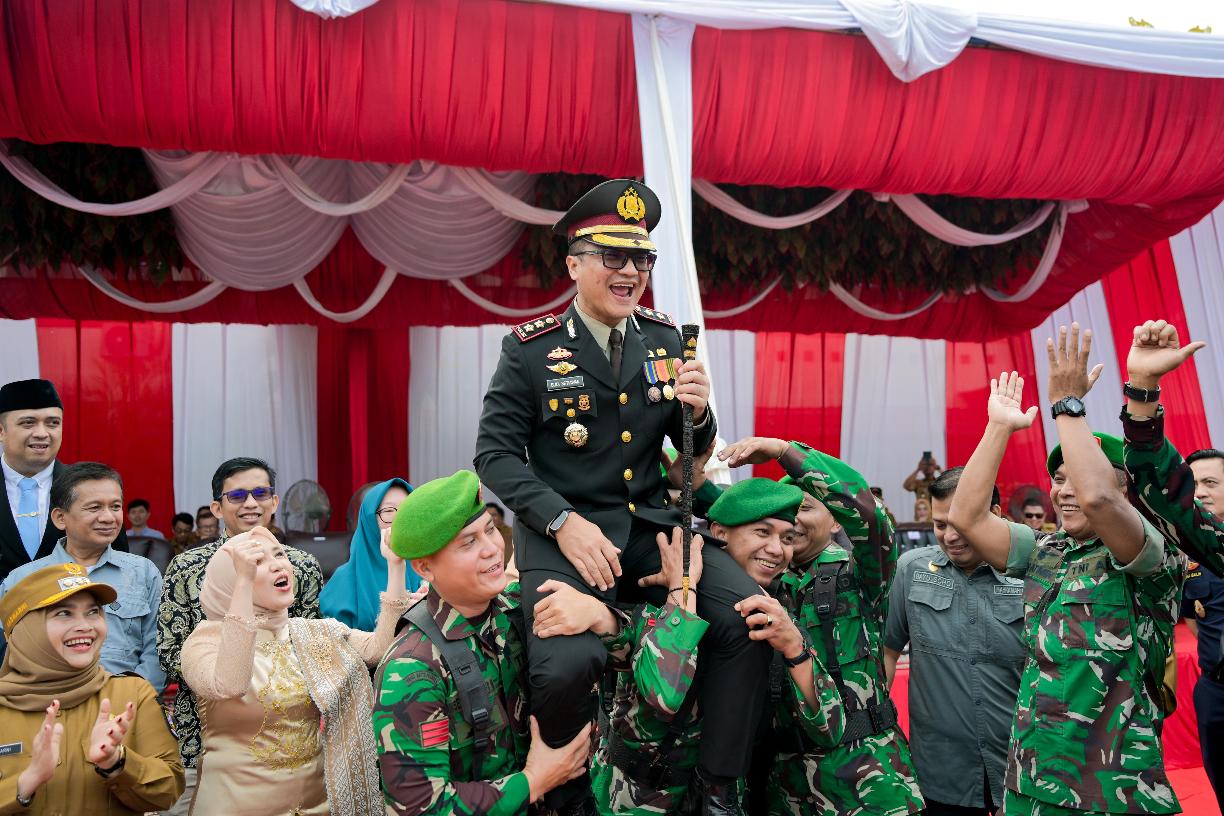 HUT Bhayangkara ke-79, Bupati Kasmarni Apresiasi Dedikasi Polri dan Ajak Masyarakat Perkuat Sinergi