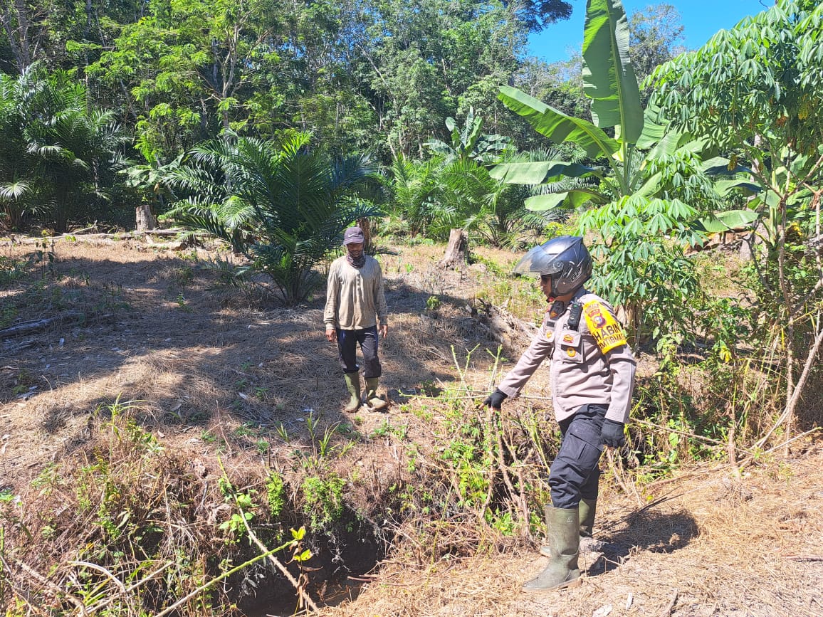 Bhabinkamtibmas Patroli Pencegahan Karhutla di Wilayah Hukum Polsek Rupat