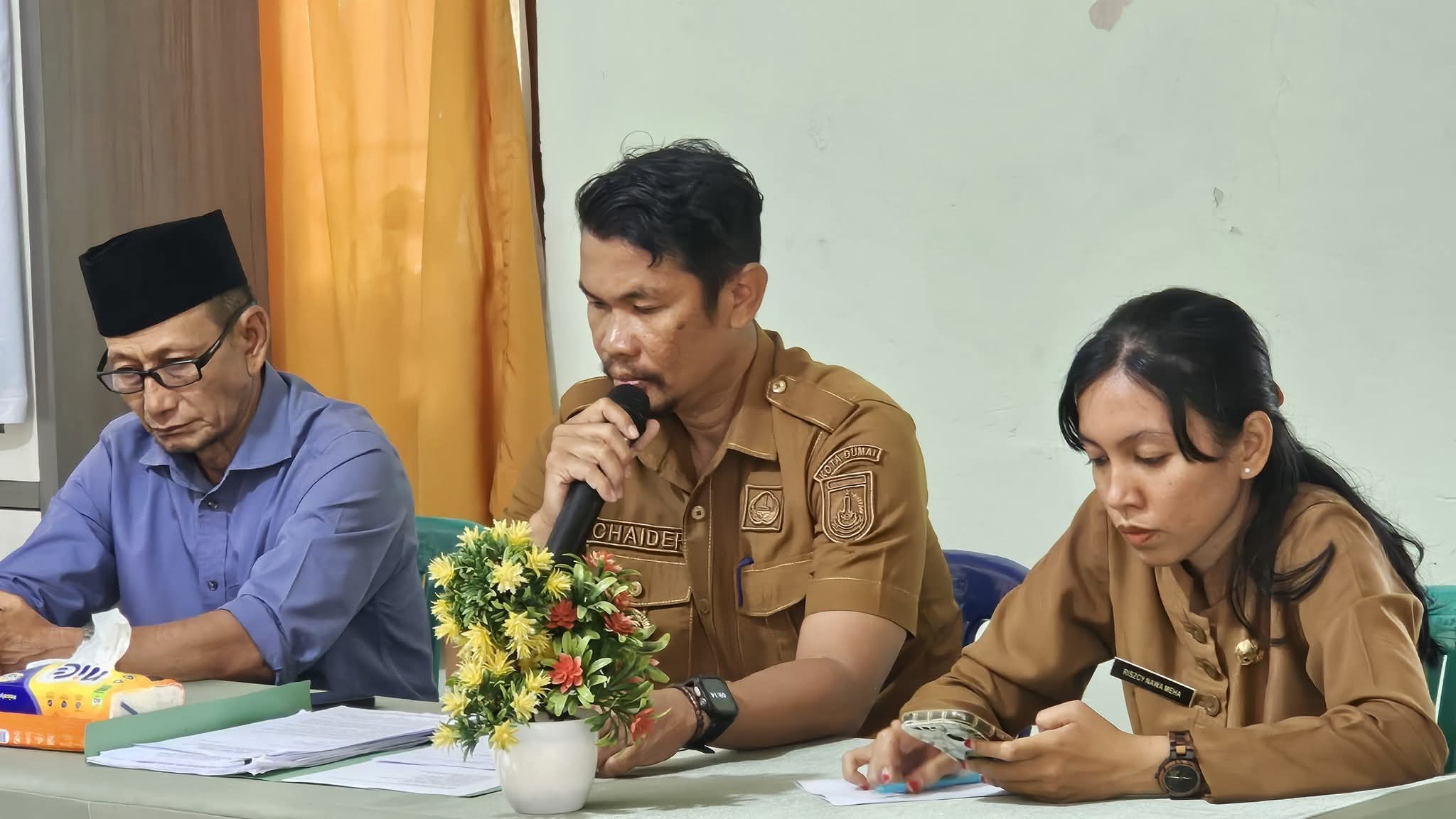 CHAIDER.S.Sos Pimpinan Rapat Pembahasan Pemekaran kelurahan