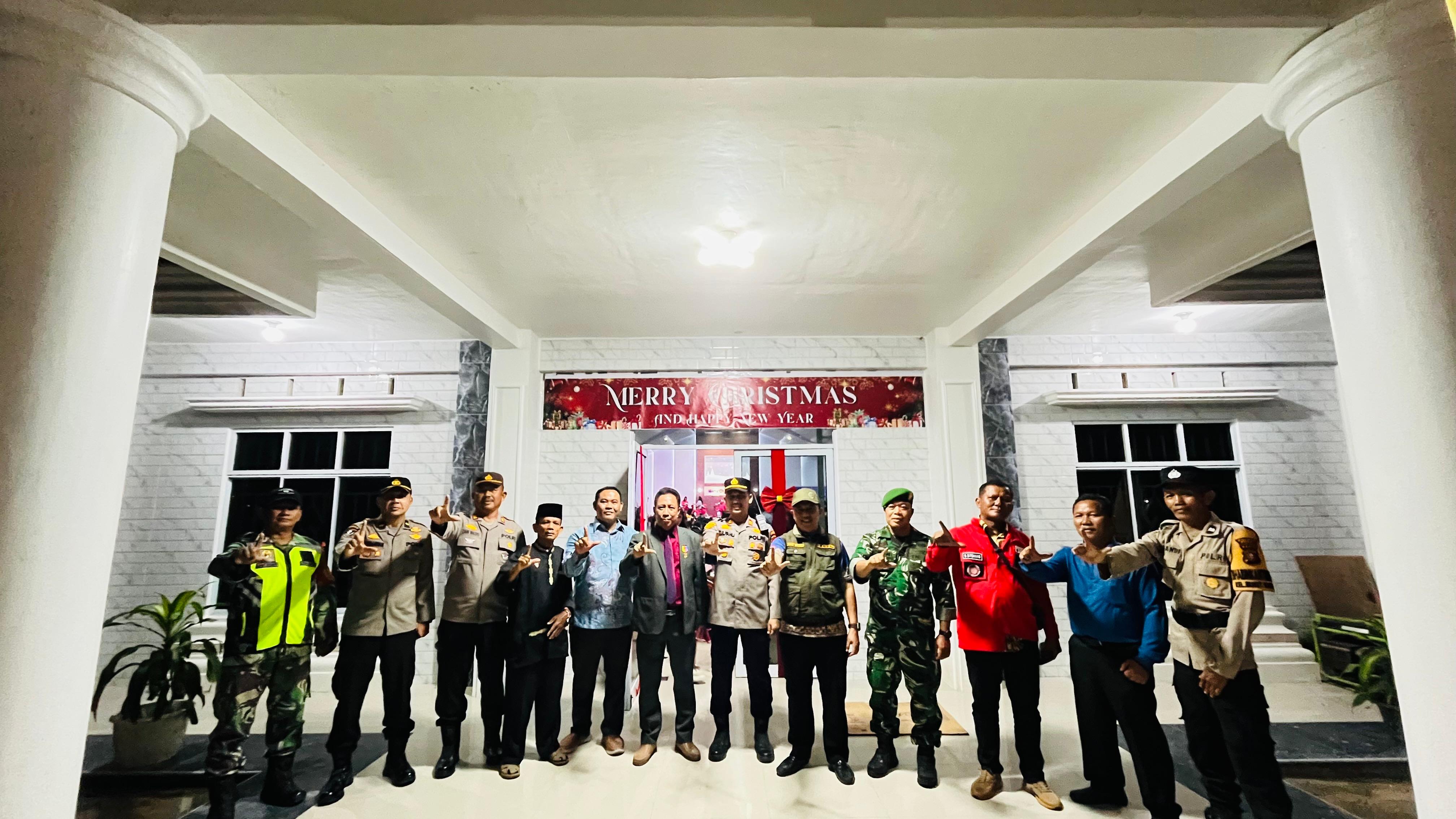 Pengamanan Nataru, Camat Bukit Kapur Bersama TNI-Polri Tinjau Gereja