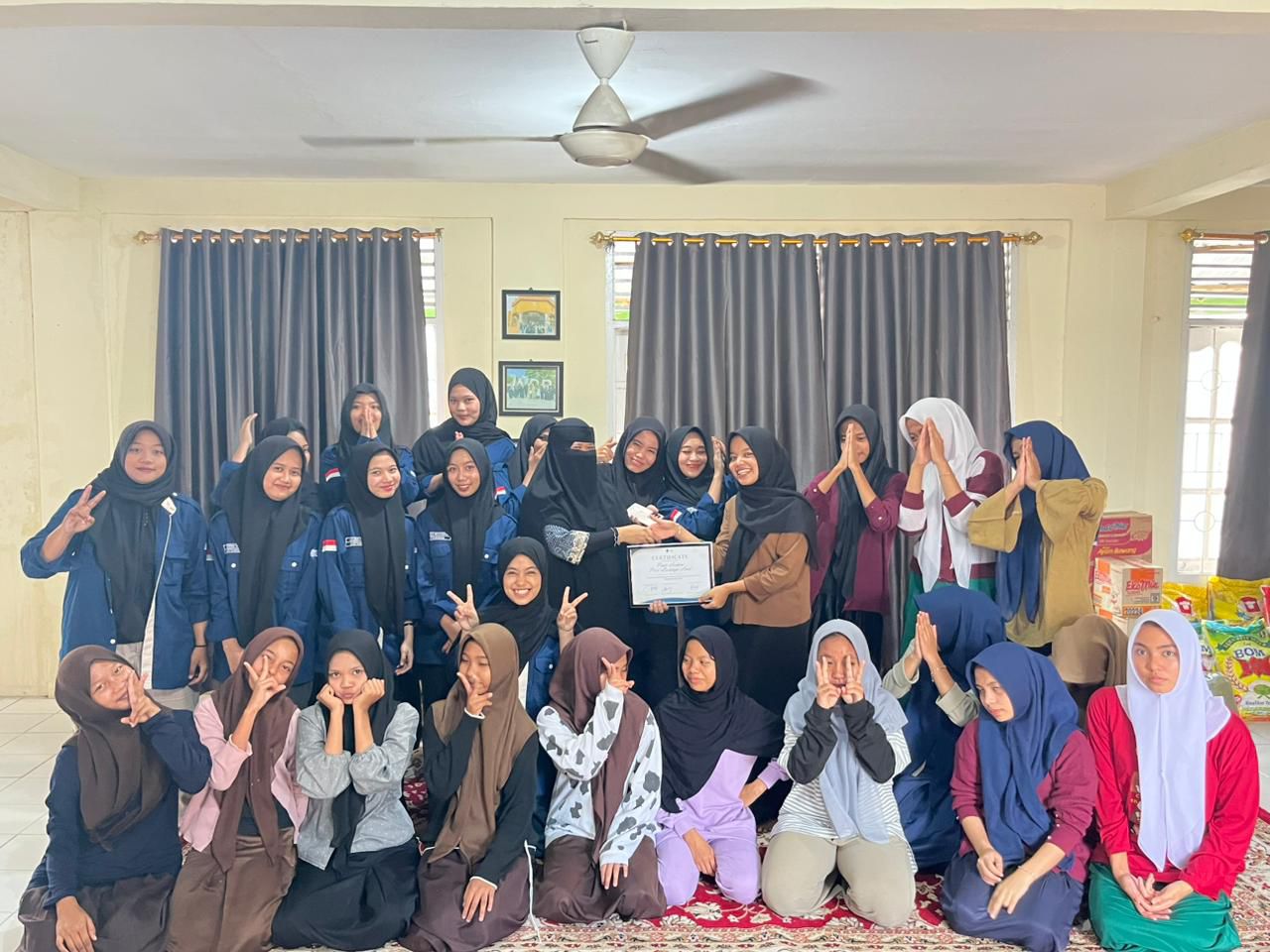 Mahasiswa STIE Mahaputra Riau Kunjungi Panti Asuhan Ladang Amal Pekanbaru