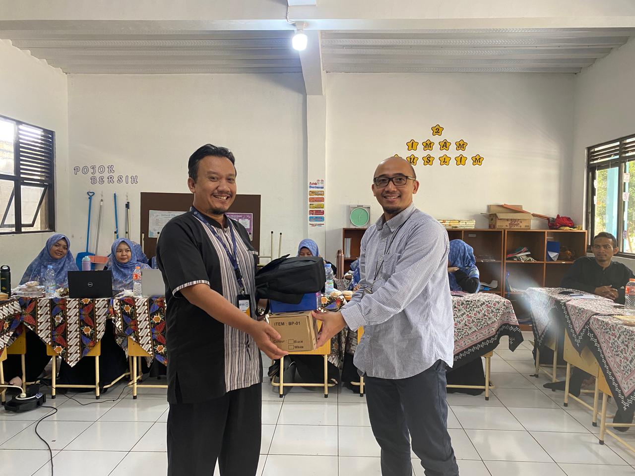 Tim Pengabdian Dosen Telkom University Tingkatkan Mutu Pembelajaran di SDIT Bojongsoang Inspiratif