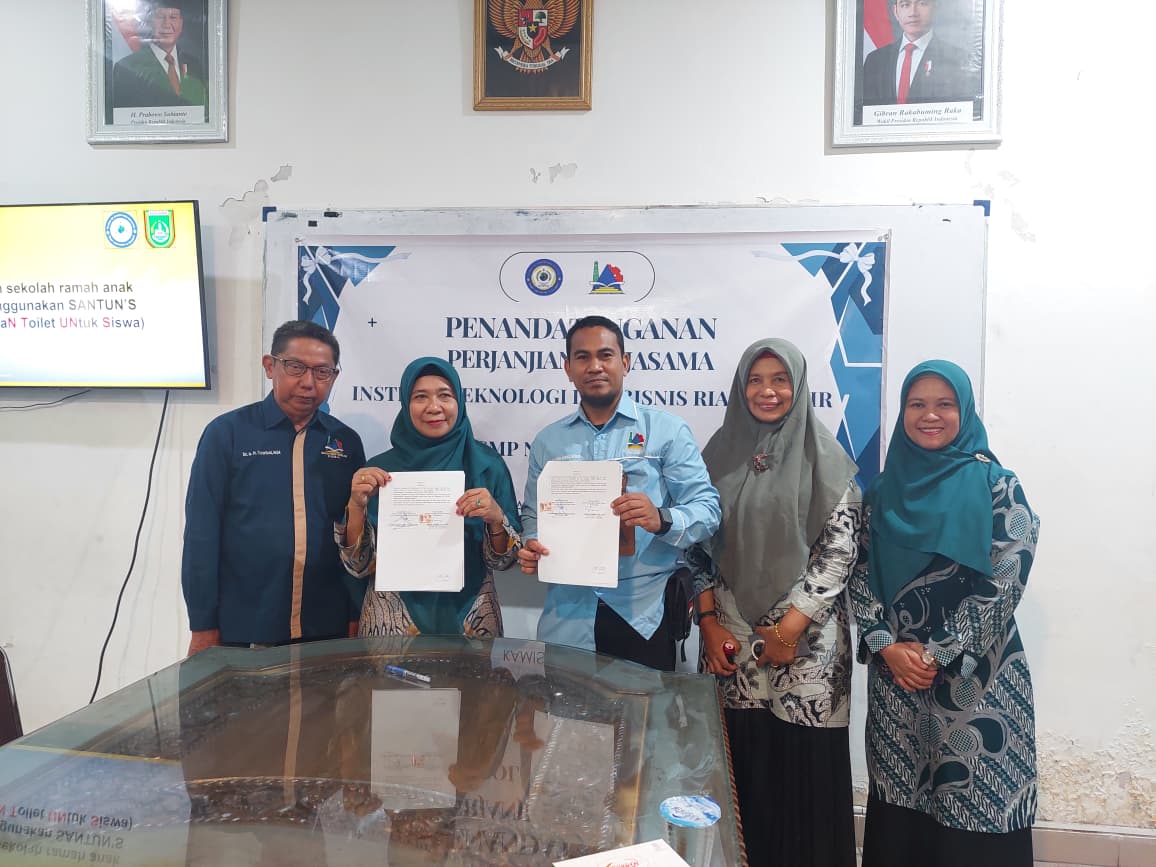 SMP Negeri 2 Dumai dan Prodi Teknik Informatika ITB Riau Pesisir Teken PKS, Perkuat Pembinaan Inovasi dan Talenta Digital Siswa
