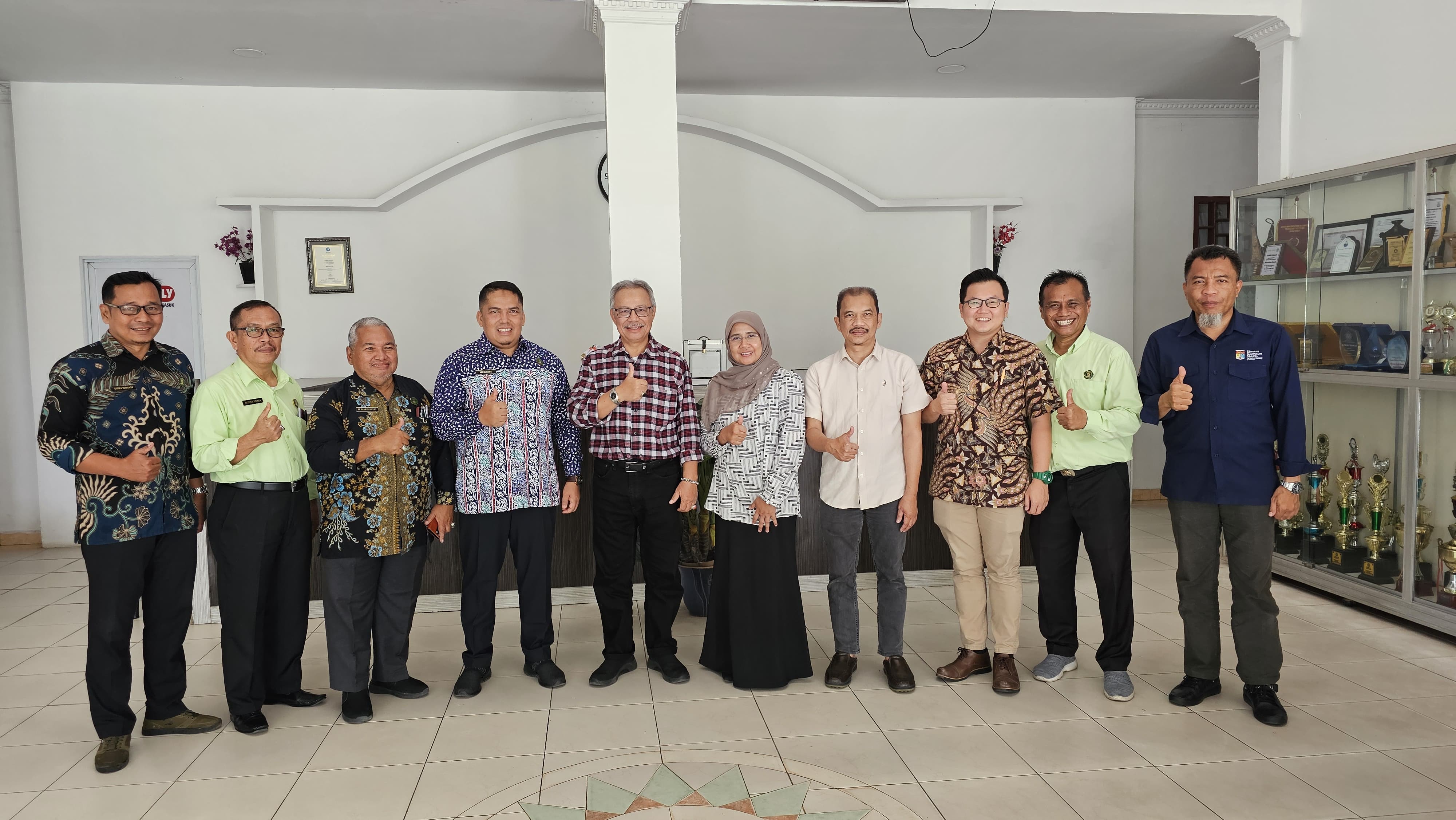 Seminar Internasional Smart City "Masa Depan Transportasi Pintar) - Universitas Dumai